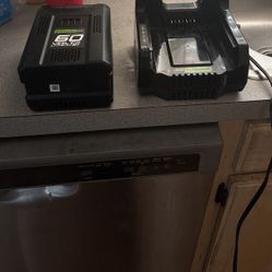 Greenworks  60v Battery Charger 
