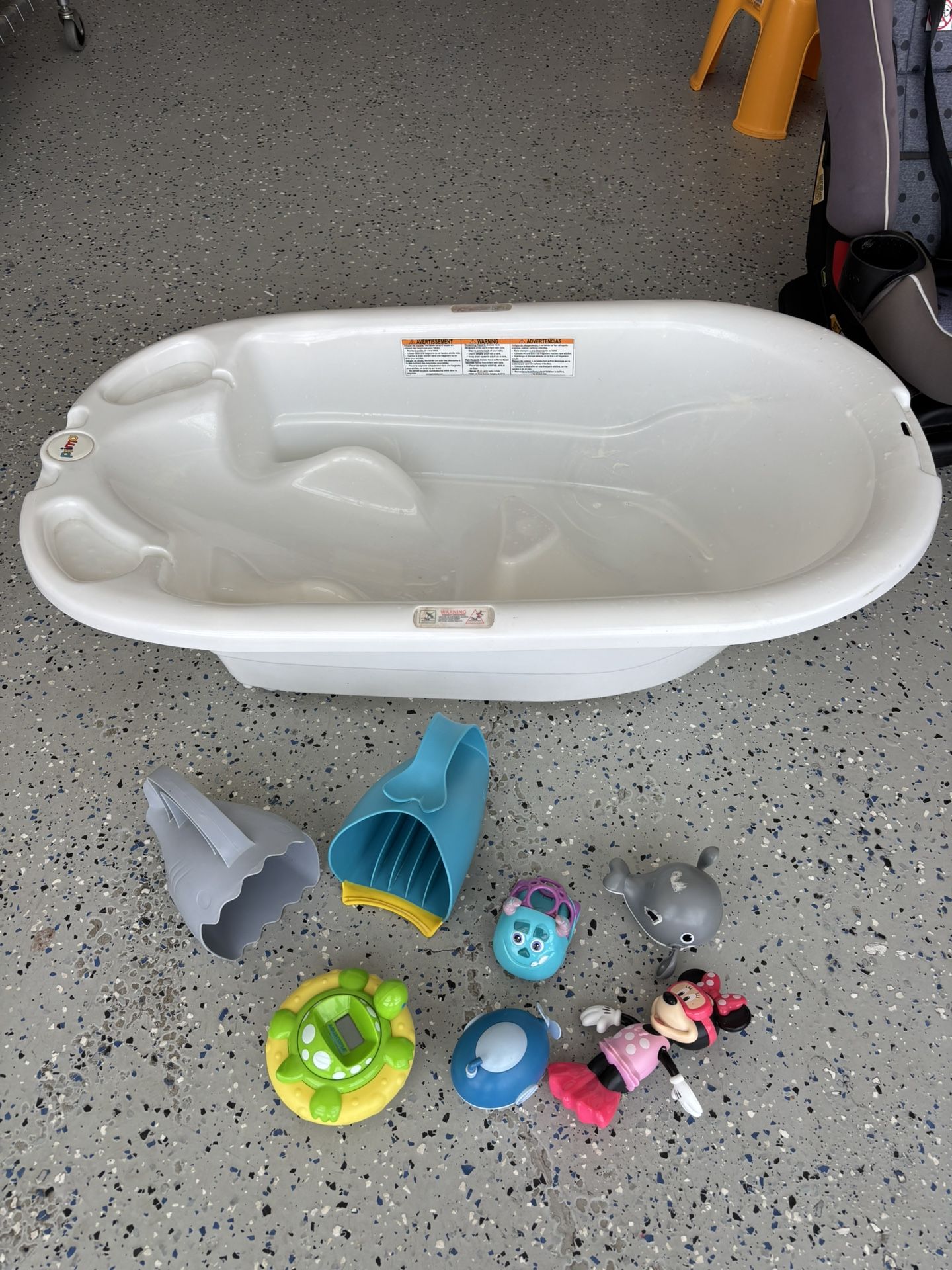 Bath Tub, Toys And Temperature Monitor