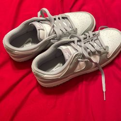 Grey dunks Size 8