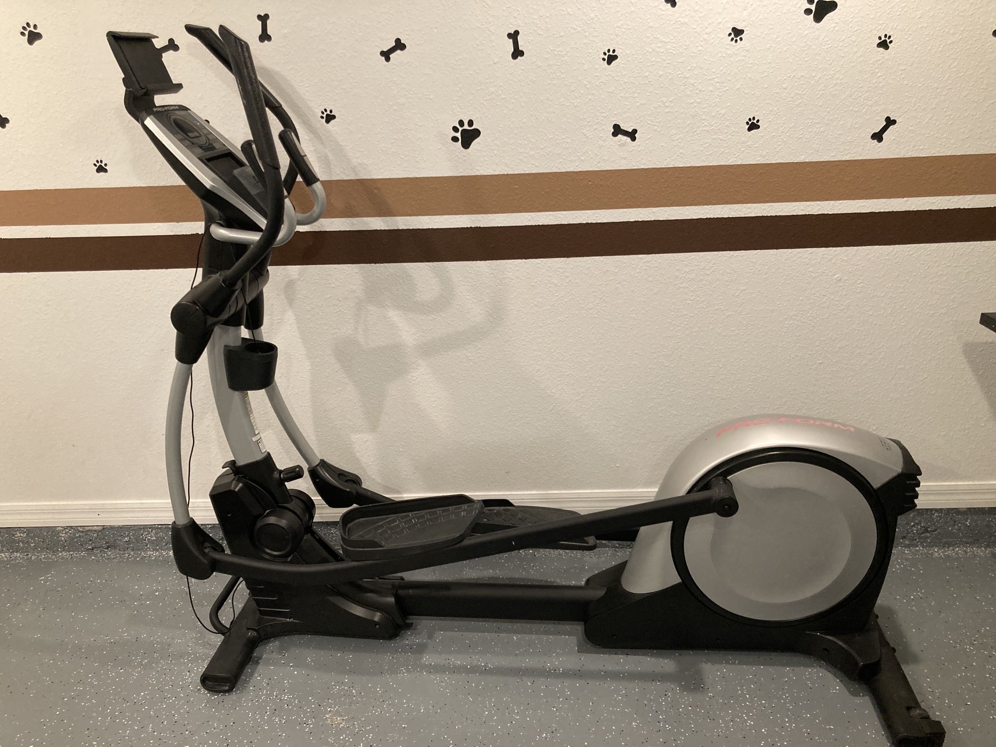 ProForm Smart Strider 495 CSE Elliptical with 18” Stride, iFIT Compatible