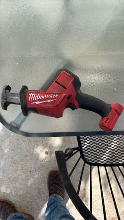 Milwaukee saw