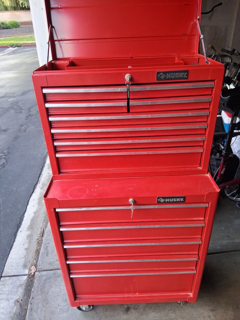 HUSKY TOOL BOX 27X18X52.5