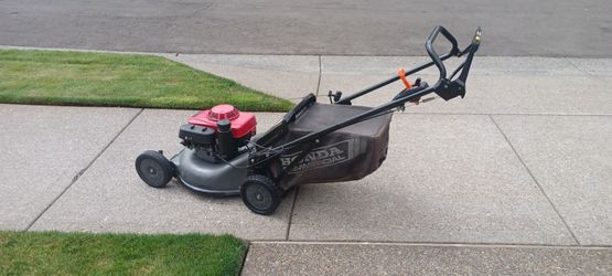 Very nice Honda HRC 216 commercial grade mower