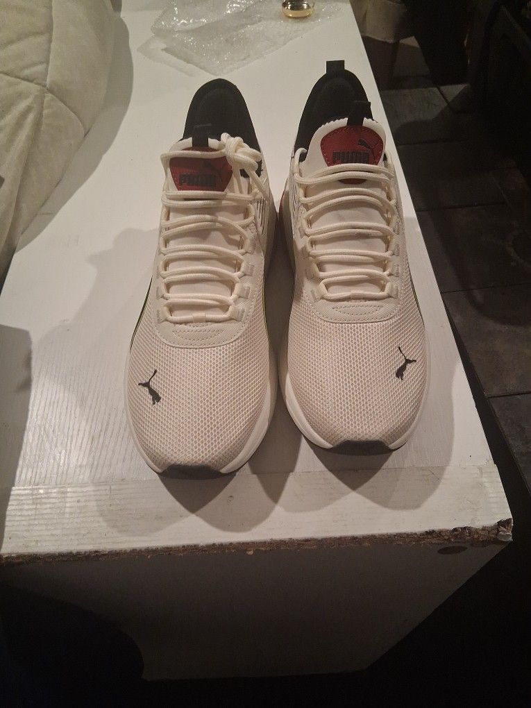 Pumas Size 11 Brand New
