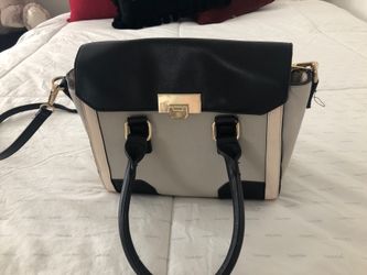 Call it Spring shoulder and hand purse