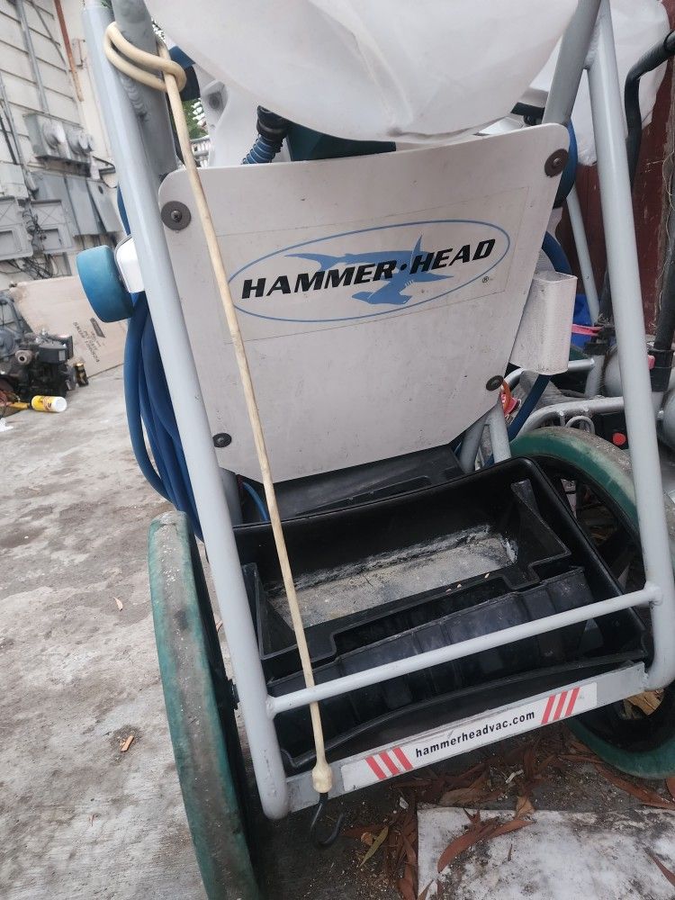 Hammerhead Pool Vacuum 