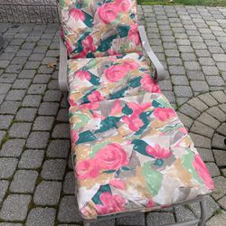 Aluminum Frame Chaise Lounge With Cushion 