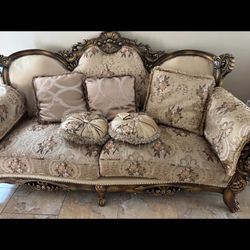 SOFAS AND COCKTAIL/COFFEE TABLE 