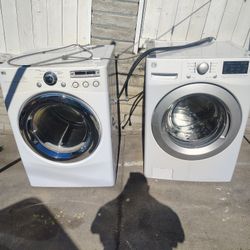 Washer And Dryer Set For Sale $700 Or Best 