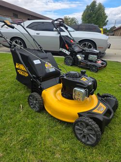 DEWALT GAS 21-IN SELF PROPELLED LANW MOWER
