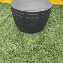 Outdoor Storage Box In Nice Condition 