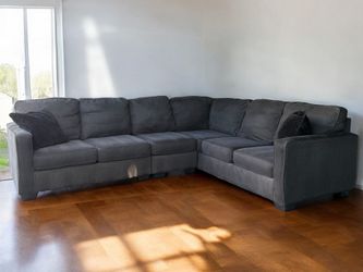 Dark Lucina 3pc Sectional Sofa by Ashley HomeStores