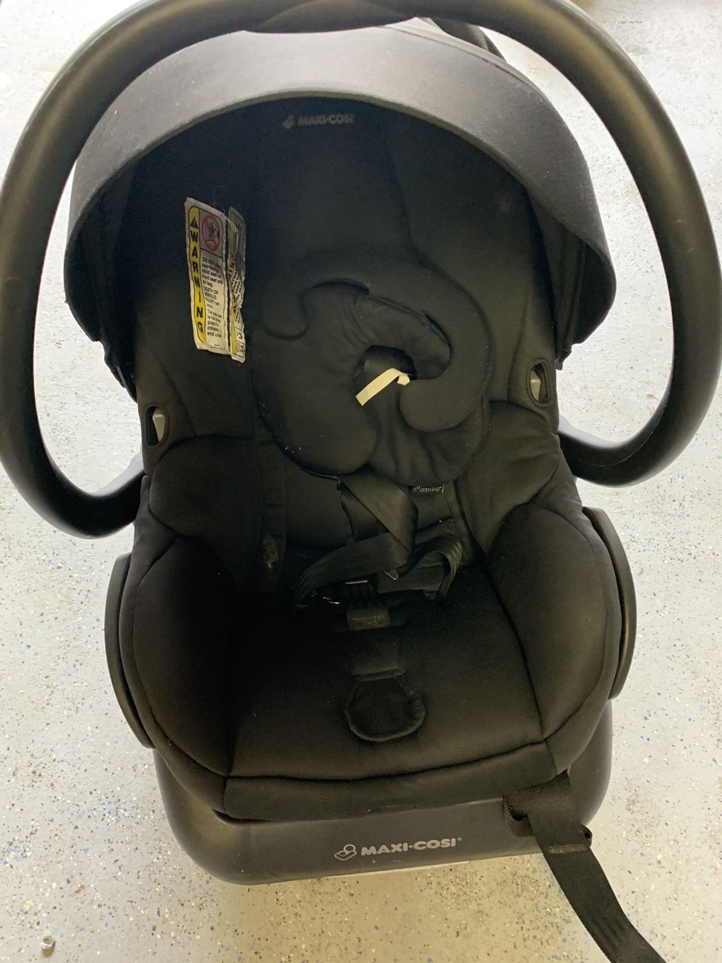 Infant car seat Maxi Cosi with base