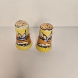 Made in Japan Ceramic Bird Salt & Pepper Shakers Set of 2