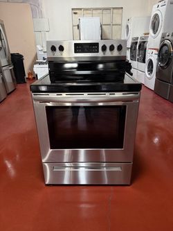 Frigidaire electric cooker in perfect working condition. We offer home delivery, installation and a 3-month warranty.