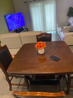 Dining set/ Kitchen table with chairs