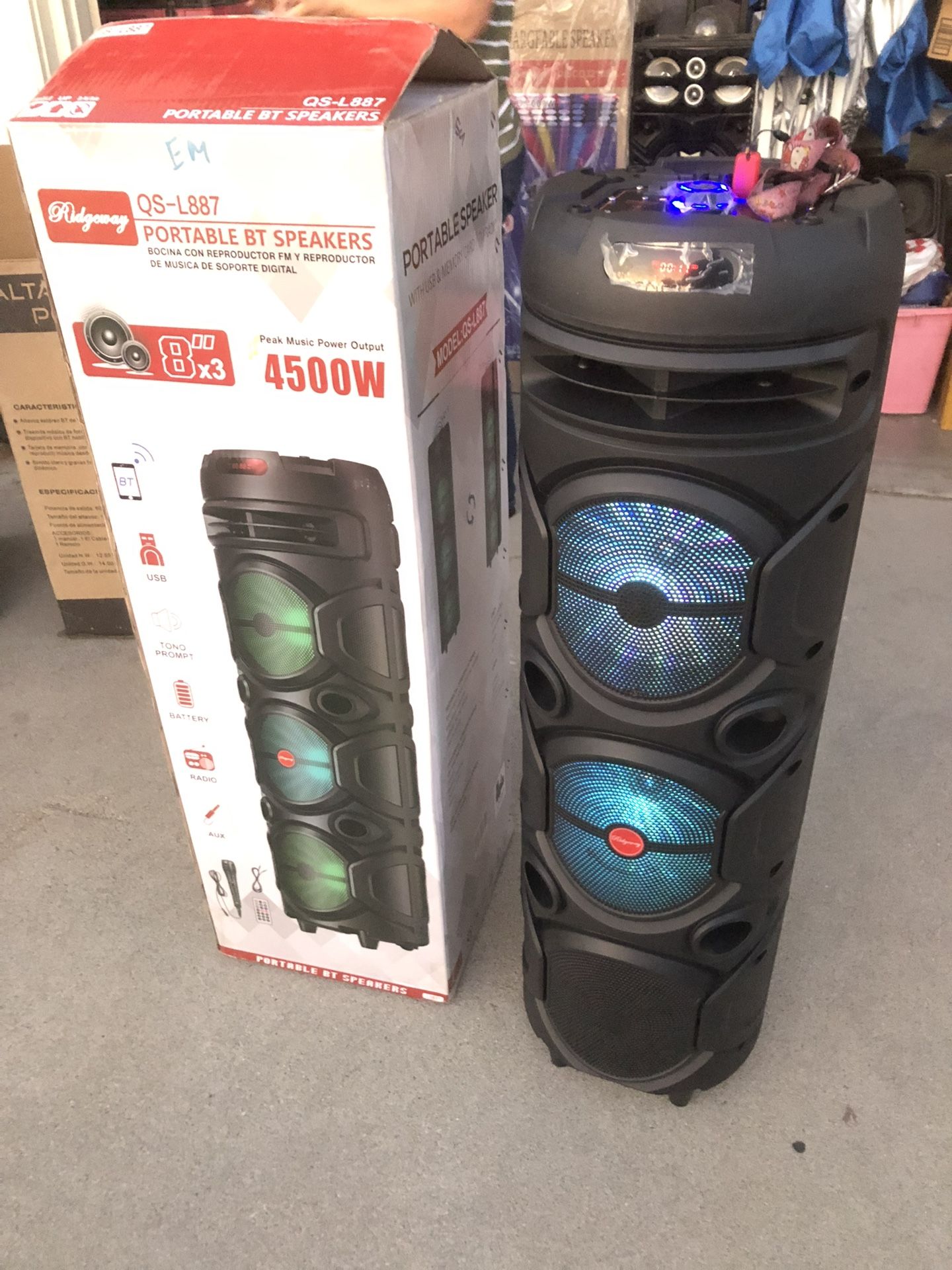 Triple Eight Inch Rechargeable Bluetooth Speaker/aux/fm/USB And SD Port/microphone For Karaoke/brand New!!