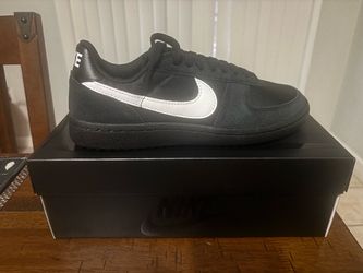 Nike Low-Top Sneakers Black White Swoosh