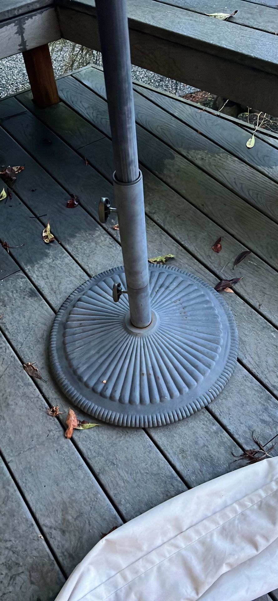 OBravia Outdoor Umbrellas W/Stand for Sale in Kirkland, WA OfferUp