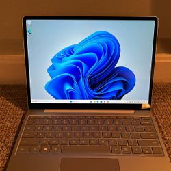 Microsoft Surface Laptop Go - 8GB / 64 Bit model 