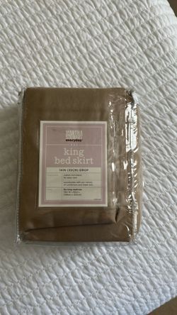 Brand new king bed skirt