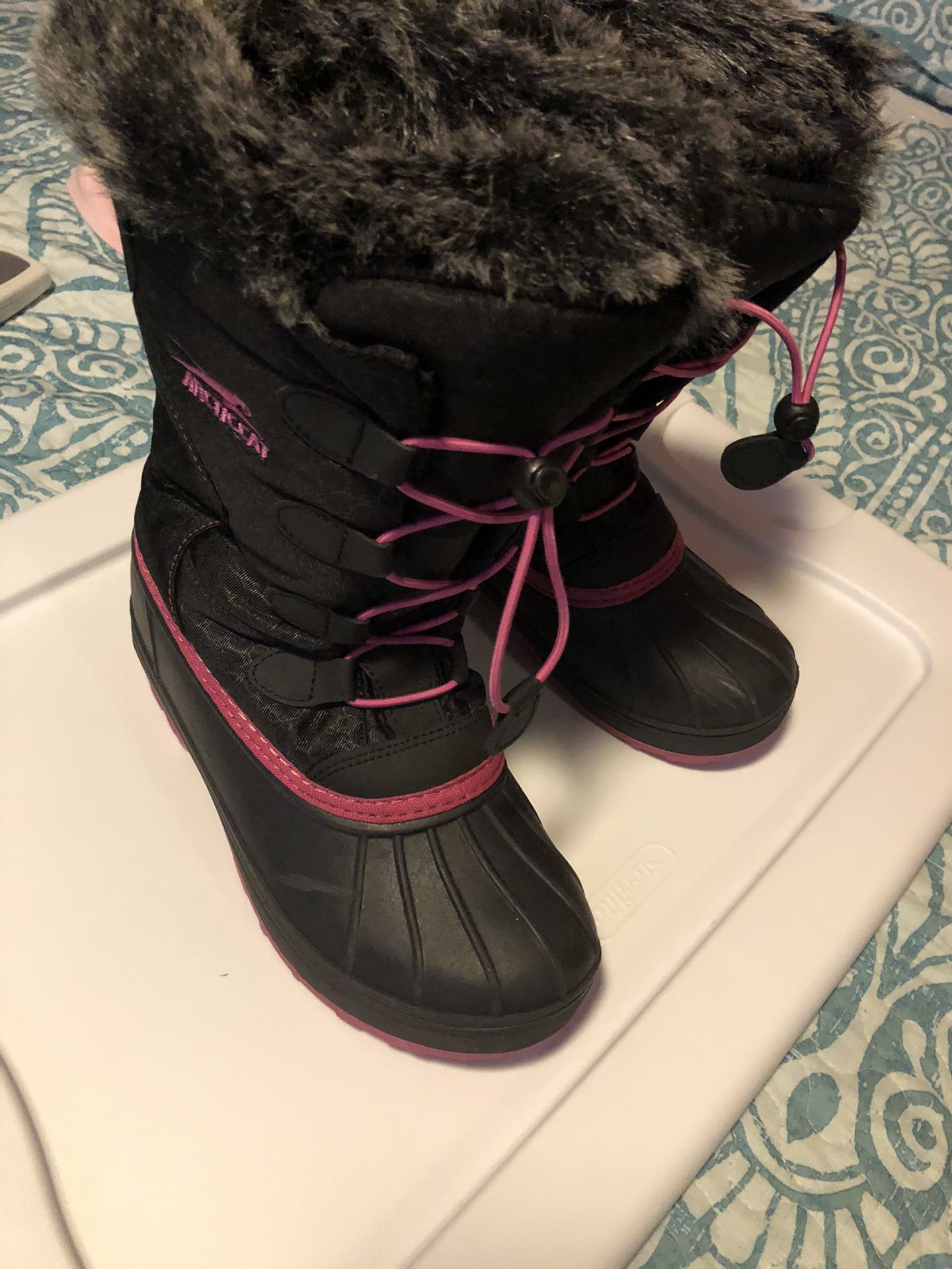 Boots for snow for girl