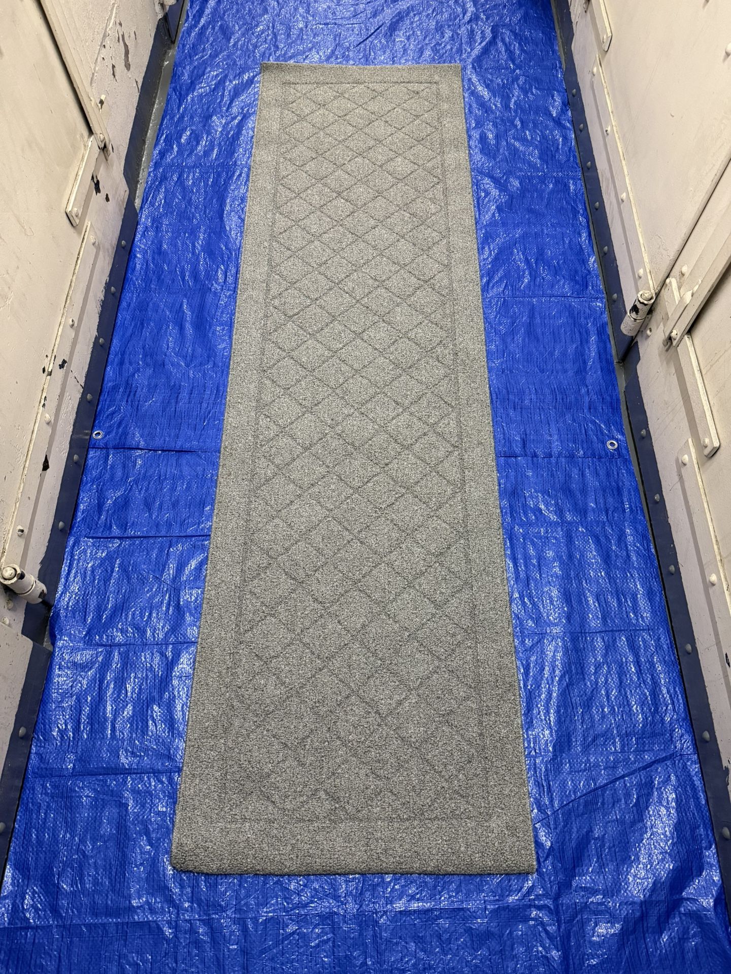 2’x7’ Gray Diamond Clarkson Tufted & Hooked Runner