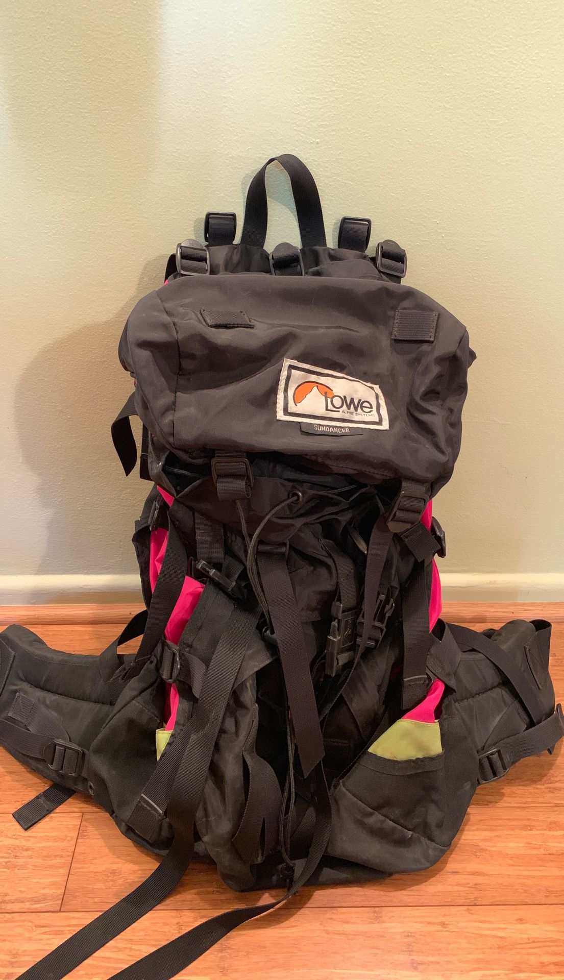 Lowe Alpine Sundancer Backpacking backpack