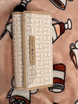 Tommy Hilfiger Trifold Wallet