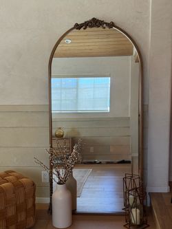 Arched Full-Length Mirror – Excellent Condition