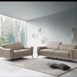 *Now Available*---Sardinia Sleek Leather Sofa And Loveseat Sets---Delivery And Easy Financing Available 👌 
