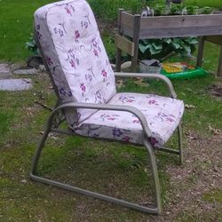 6 Lawn Chairs