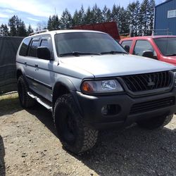 2002 Mitsubishi Montero ES Sport