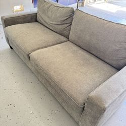 Cozy Gray Couch – Great Condition!