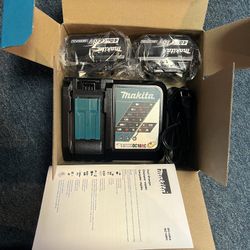 New Makita Battery 18v 2x4AH and Charger