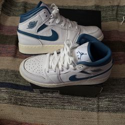 Air Jordan 1 Mid Se (GS)