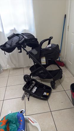 Carreola y car seat con base para auto