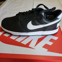 NEW* Big Nike Low 'Black White' Sneakers Shoes Men’s Size 10 Women's Size 11.5 with Box