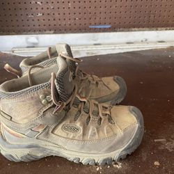 KEEN Women's Targhee 3 Mid Waterproof Hiking Boot Size 6