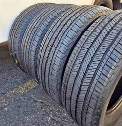 225 60 18 Michelin Tires Con 80% de Vida Las 4