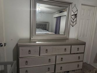 Vanity mirror