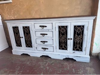 Magnificent Buffet/Sideboard