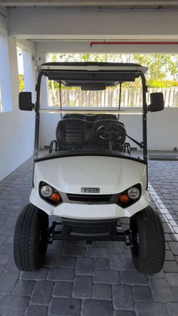 GOLF CART 2023 EZGO Elite Lithium 6 Passenger – Street Legal – Loaded