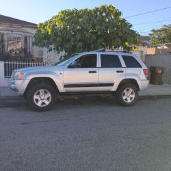 05 Jeep Laredo.... 4x4 $1500