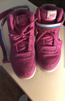 Girls pink nike size 13