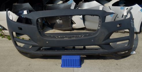 USED REF#B899 || 2017-2020 JAGUAR F-PACE || FRONT BUMPER