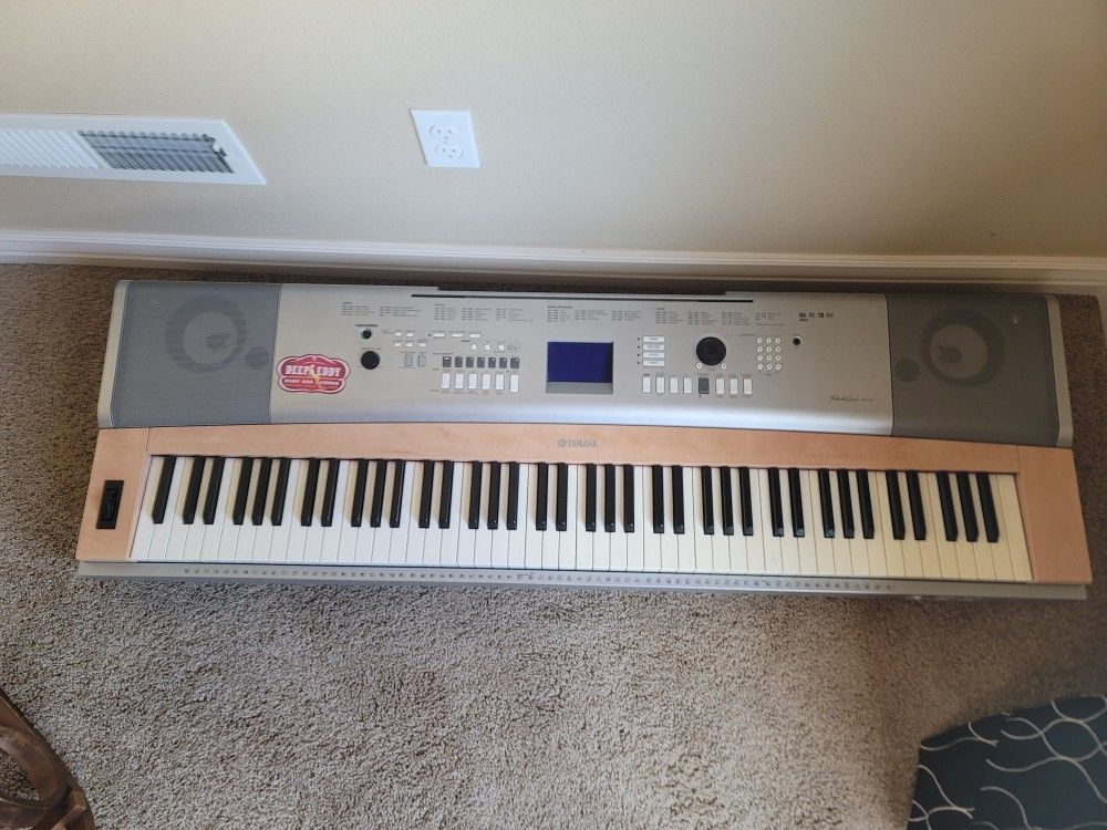 Electric Piano. Real Solid Keys. Barely Used