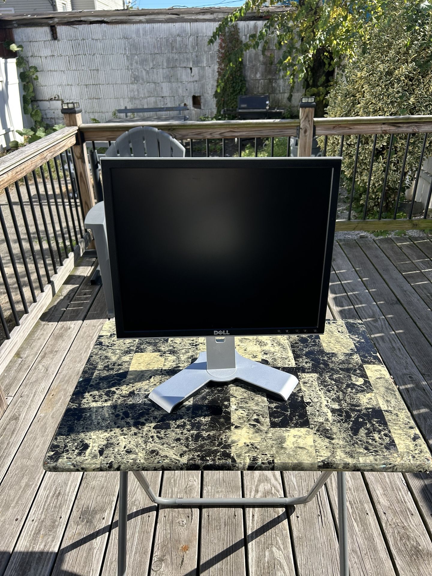 Dell 1908FPb 19-inch LCD Monitor with Stand