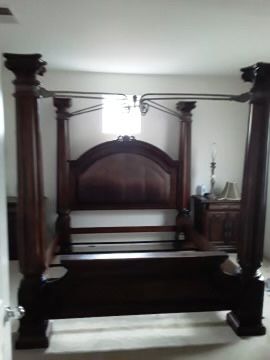 Bedroom Set PENDING PICK UP