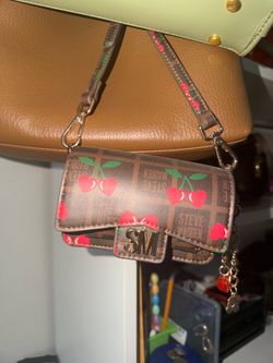 Steve Madden cross body